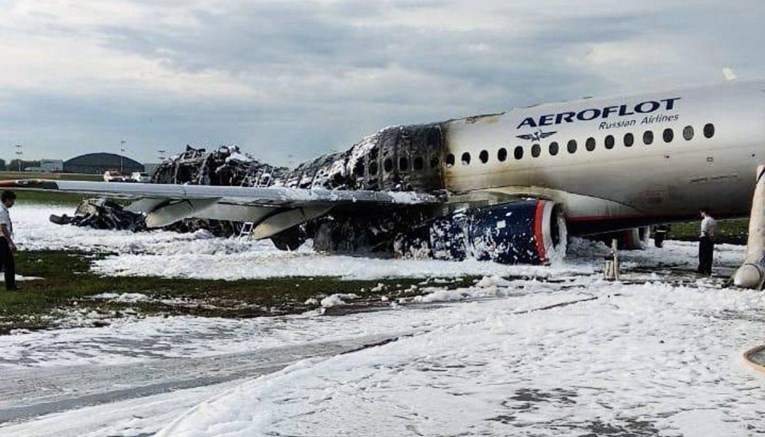 Rusi istražuju je li smrtonosni požar skrivio pilot aviona
